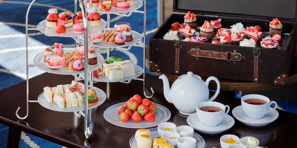 STRAWBERRY AFTERNOON TEA