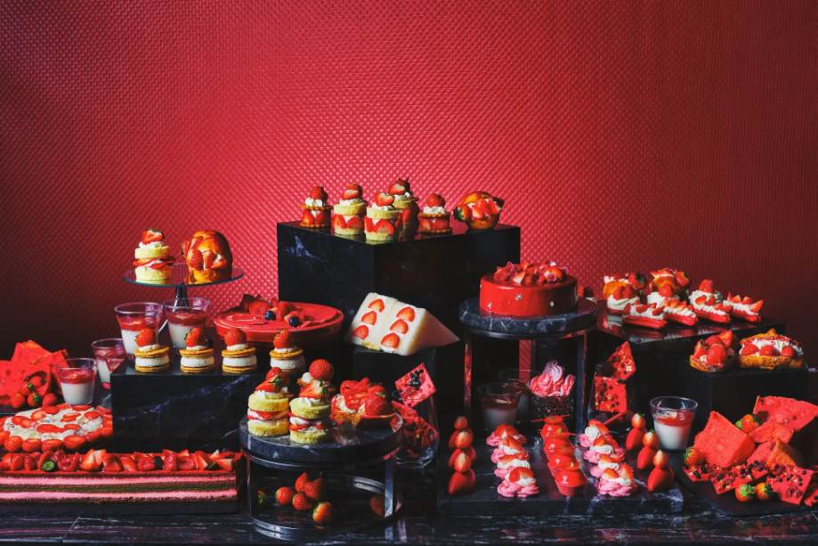 リーガロイヤルホテル大阪The Elegant Red (ジ・エレガント レッド）　ストロベリースイーツビュッフェ