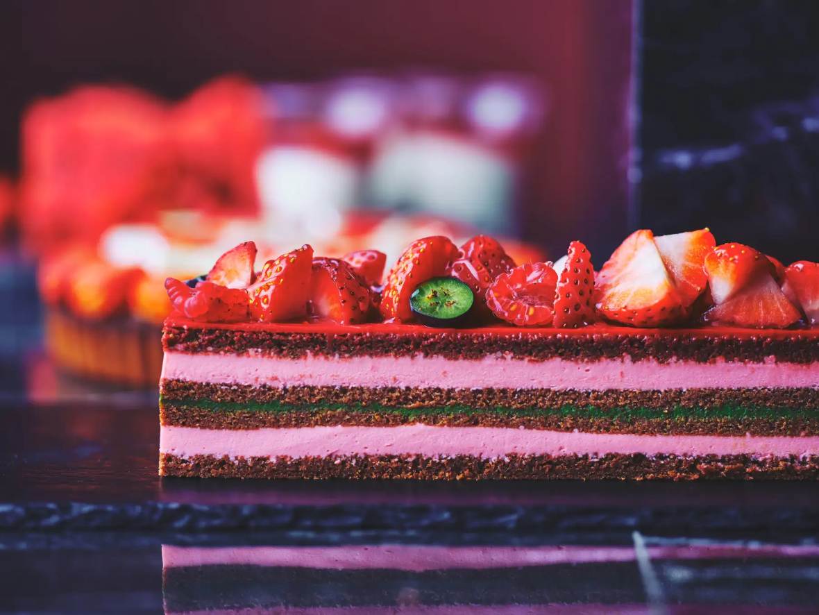 コンラッド大阪,The Elegant Red (ジ・エレガント レッド）　ストロベリースイーツビュッフェ