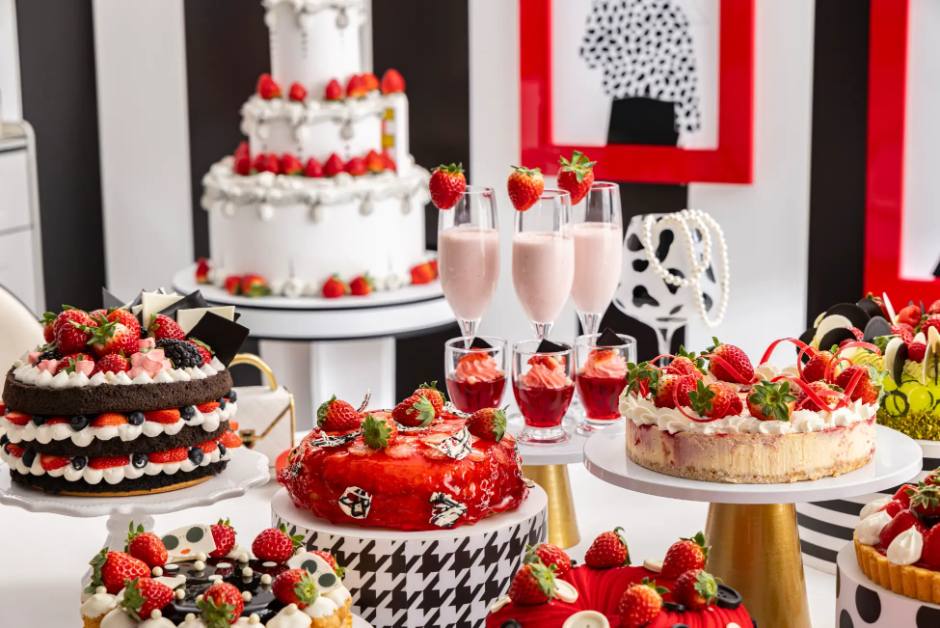 ヒルトン東京,苺スイーツビュッフェ2025 ストロベリーモノクロガールズパーティー