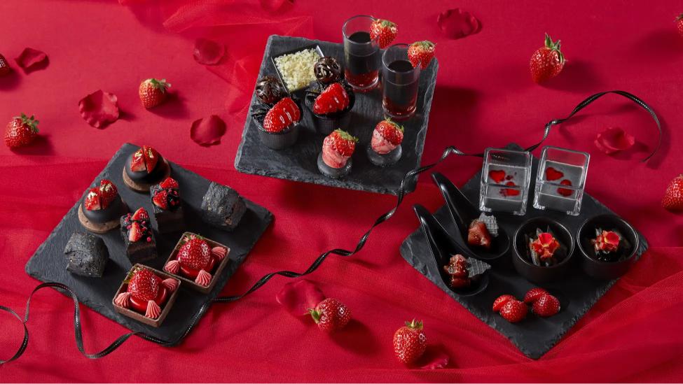 新宿プリンスホテル Strawberry Afternoon Tea～Red×Black～