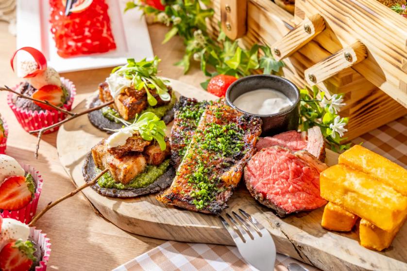 ヒルトン東京,メトロポリタングリル,ミートアフタヌーンティーwithストロベリースイーツビュッフェ2026