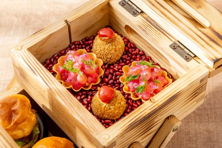 ヒルトン東京,メトロポリタングリル,ミートアフタヌーンティーwithストロベリースイーツビュッフェ2026