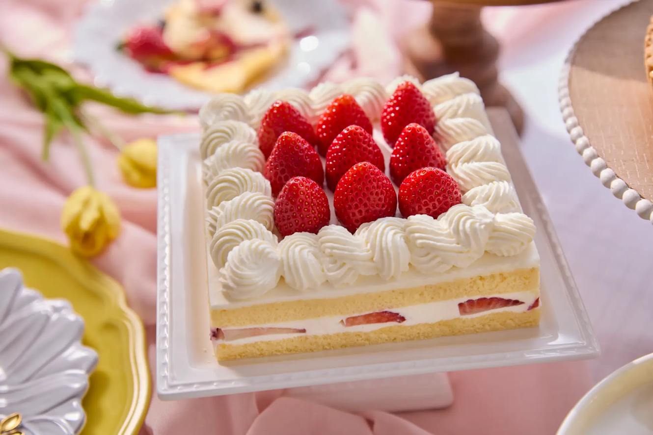 京王プラザホテル,五感で楽しむいちごのガーデンパーティ×ストロベリースイーツブッフェ