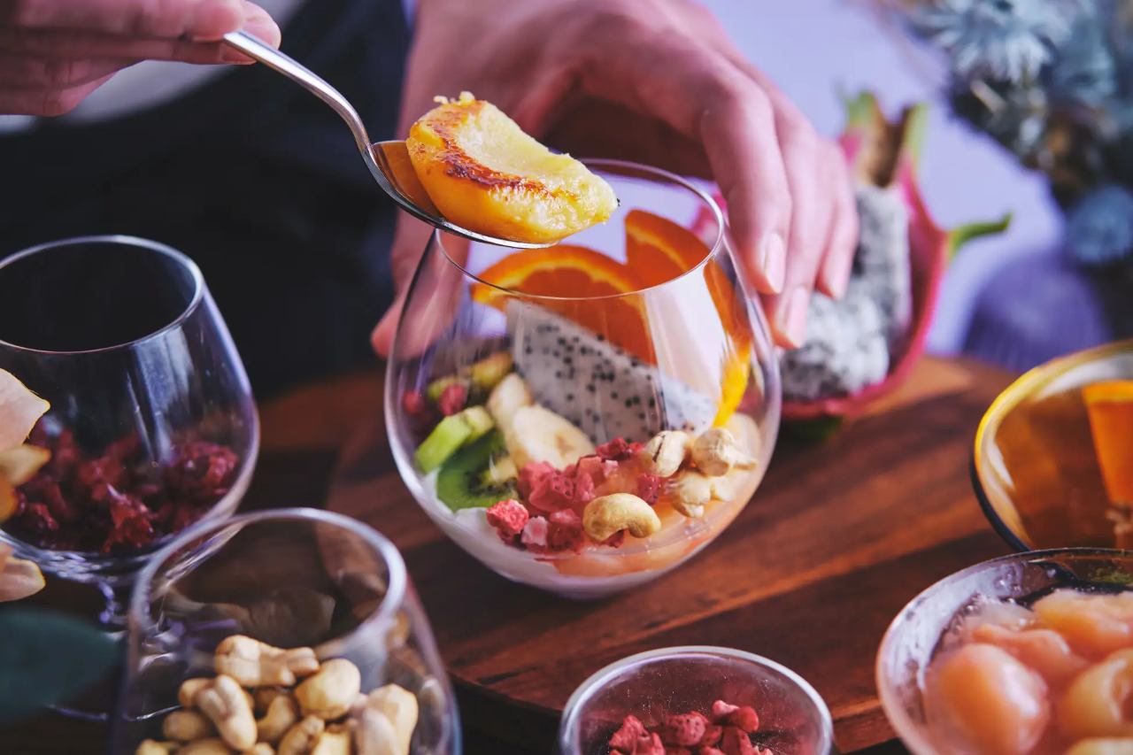 コンラッド大阪,「Craft Your Parfait」ピーチ＆ヨーグルトスイーツビュッフェ,大阪スイーツビュッフェ