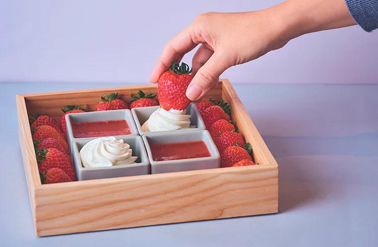 ヒルトン京都,スイーツビュッフェ　ストロベリーにメロメロ ～Strawberry Addict～