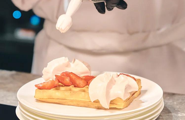 ヒルトン京都,スイーツビュッフェ　ストロベリーにメロメロ ～Strawberry Addict～