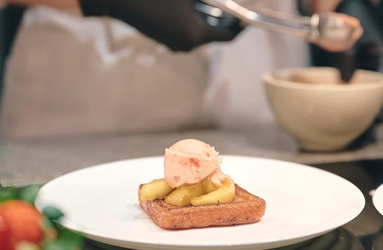 ヒルトン京都,スイーツビュッフェ　ストロベリーにメロメロ ～Strawberry Addict～